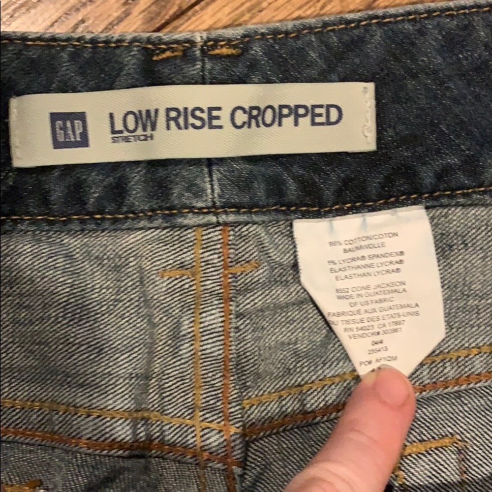 EUC Gap Low Rise Capri Jeans - Picture 4 of 5